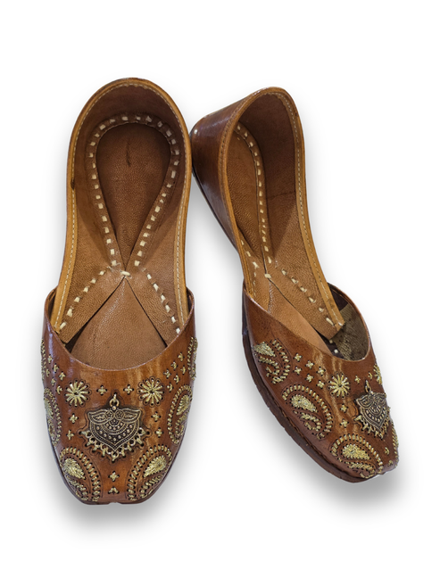 Noor-E-Zari Handcrafted Brown Jutti
